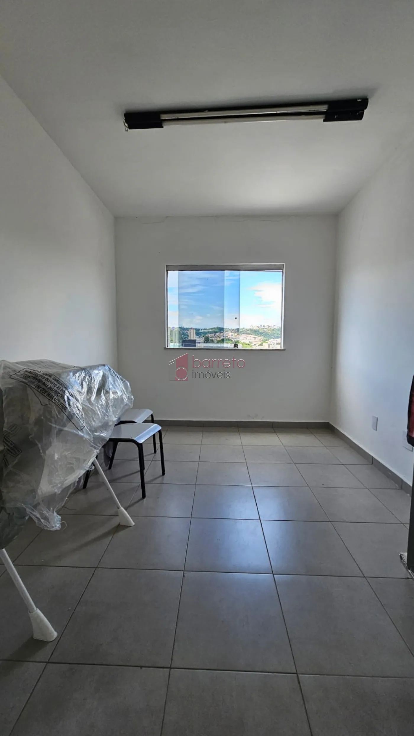 PRÉDIO COMERCIAL COM EDÍCULA NO CENTRO – JUNDIAÍ/SP