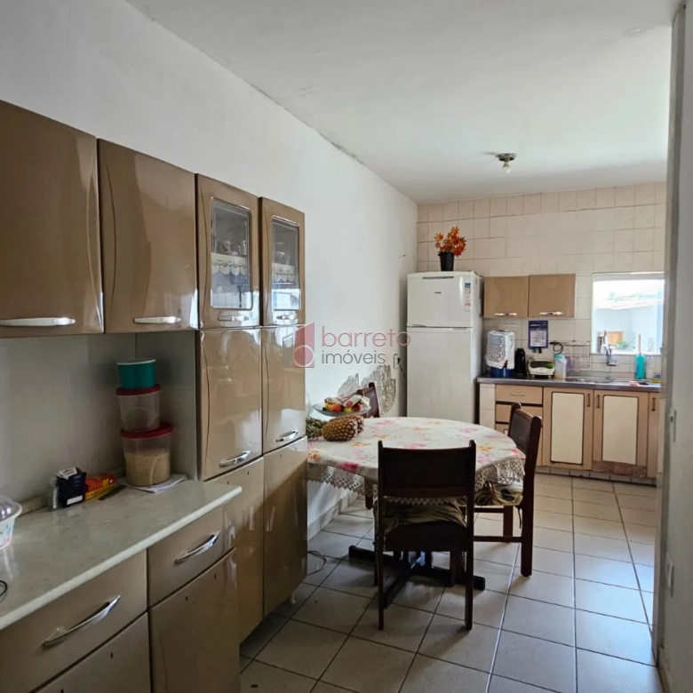 PRÉDIO COMERCIAL COM EDÍCULA NO CENTRO – JUNDIAÍ/SP