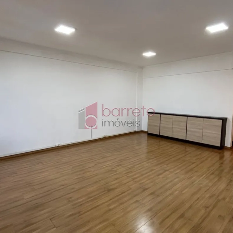 SALA COMERCIAL PARA VENDA E LOCAÇÃO NO EDIFÍCIO SANTA ÂNGELA – JUNDIAÍ/SP