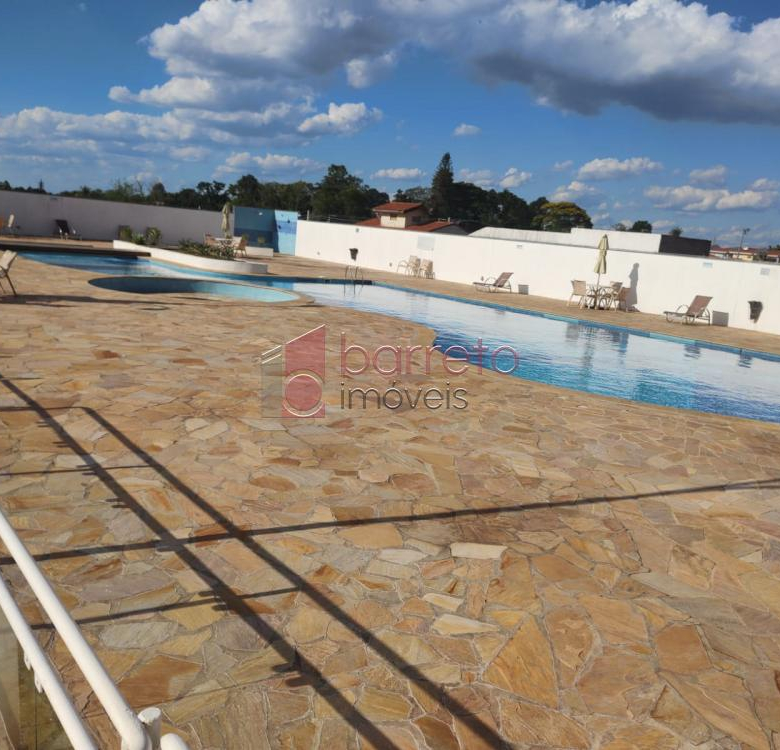 FINA COBERTURA COM VISTA PANORÂMICA À VENDA NO CONDOMÍNIO BOSQUE DOS JURITIS – BAIRRO MEDEIROS – JUNDIAÍ/SP