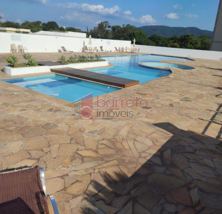 FINA COBERTURA COM VISTA PANORÂMICA À VENDA NO CONDOMÍNIO BOSQUE DOS JURITIS – BAIRRO MEDEIROS – JUNDIAÍ/SP