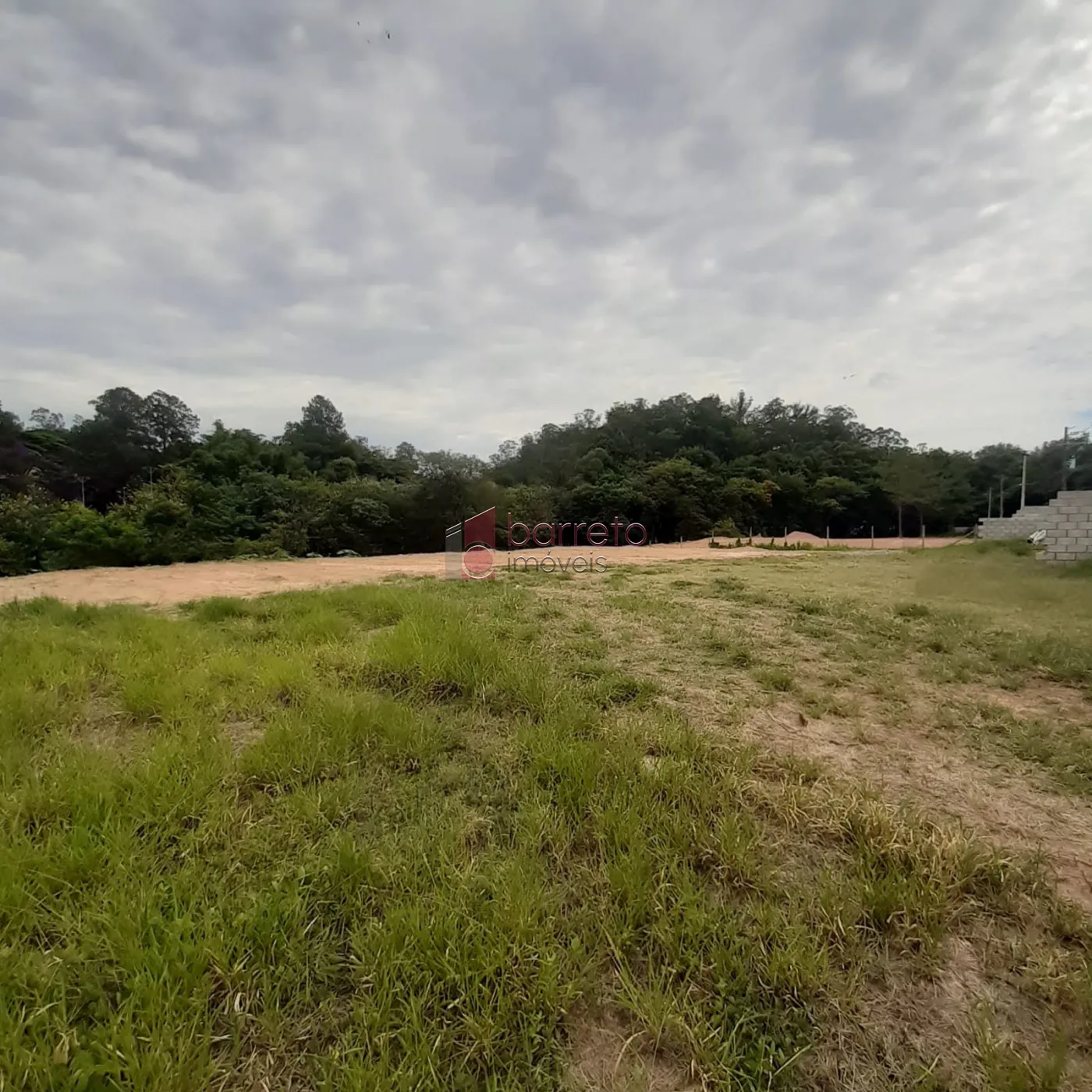 TERRENO À VENDA NO PARQUE CENTENÁRIO, DIVISA COM O HORTO FLORESTAL EM JUNDIAÍ/SP