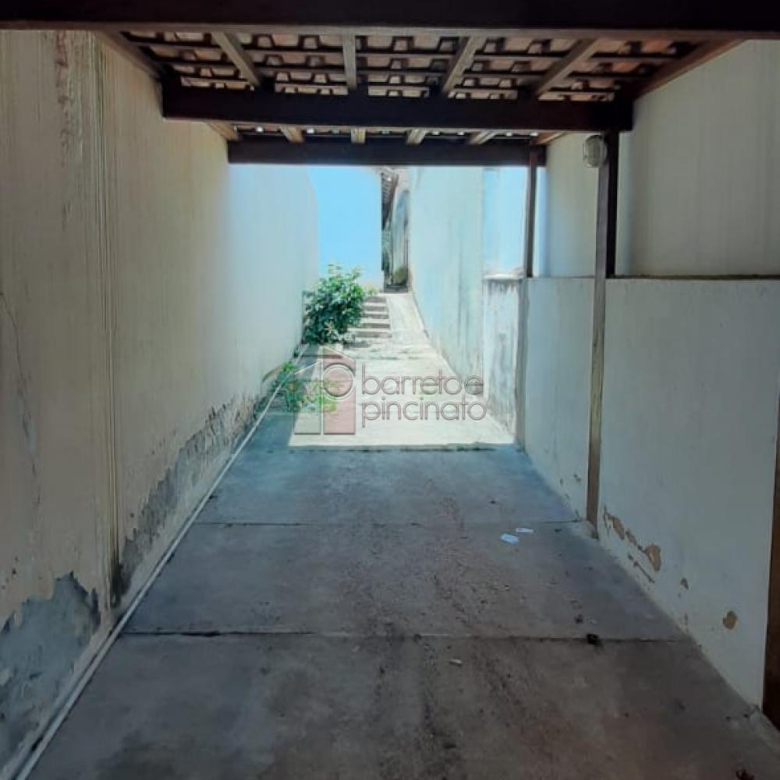TERRENO COM CASA ANTIGA À VENDA NO JARDIM SANTA TERESA – JUNDIAÍ/SP