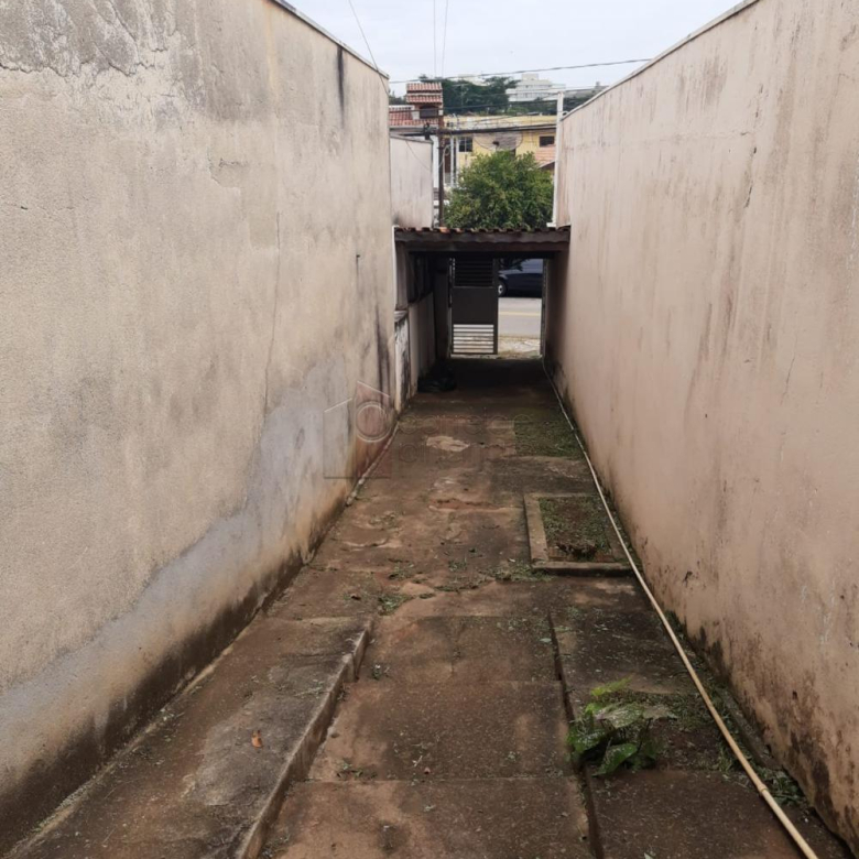 TERRENO COM CASA ANTIGA À VENDA NO JARDIM SANTA TERESA – JUNDIAÍ/SP