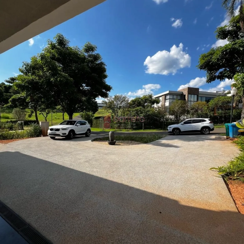 CASA À VENDA NO CONDOMÍNIO SERRA AZUL – ITUPEVA/SP