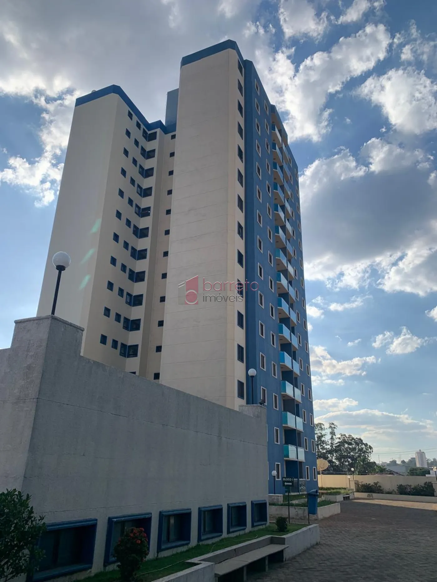 APARTAMENTO À VENDA NO CONDOMÍNIO SÃO FRANCISCO DE ASSIS NO BAIRRO DO RETIRO EM JUNDIAÍ/SP