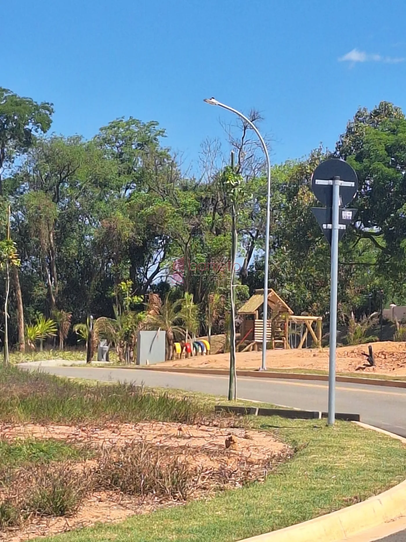 TERRENO DE ESQUINA PARA VENDA NO CONDOMÍNIO APPLAUSI VILLAGGIO ENGORDADOURO – JUNDIAÍ/SP