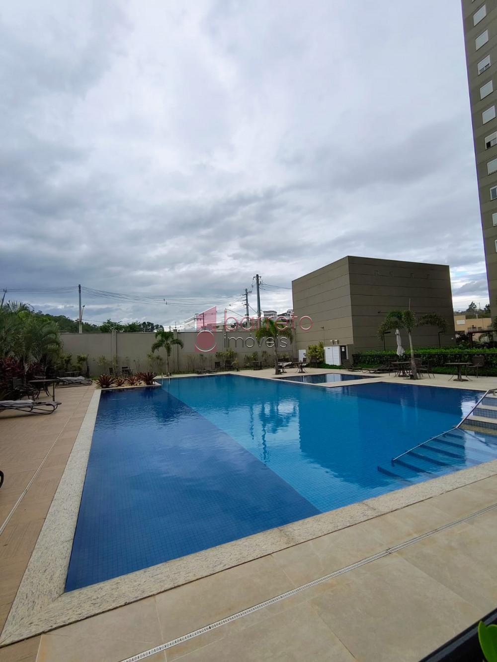 APARTAMENTO MOBILIADO PARA VENDA NO CONDOMÍNIO TORRES DE OZANAN – JUNDIAÍ/SP