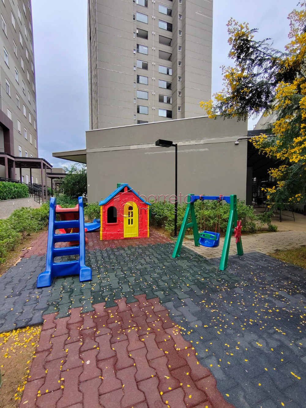 APARTAMENTO MOBILIADO PARA VENDA NO CONDOMÍNIO TORRES DE OZANAN – JUNDIAÍ/SP