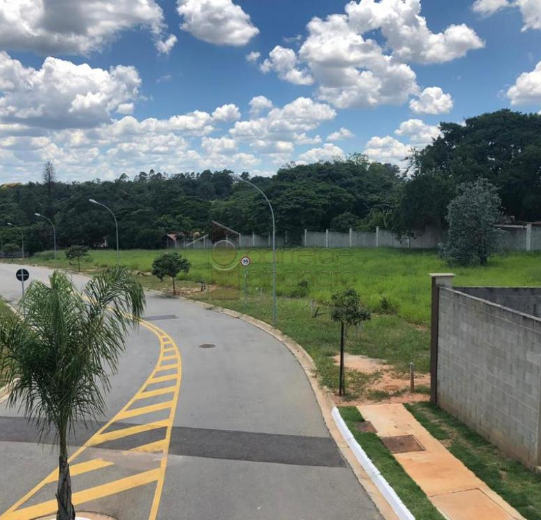 TERRENO À VENDA NO CONDOMÍNIO PARQUE DAS CAMÉLIAS – MEDEIROS – JUNDIAÍ/SP