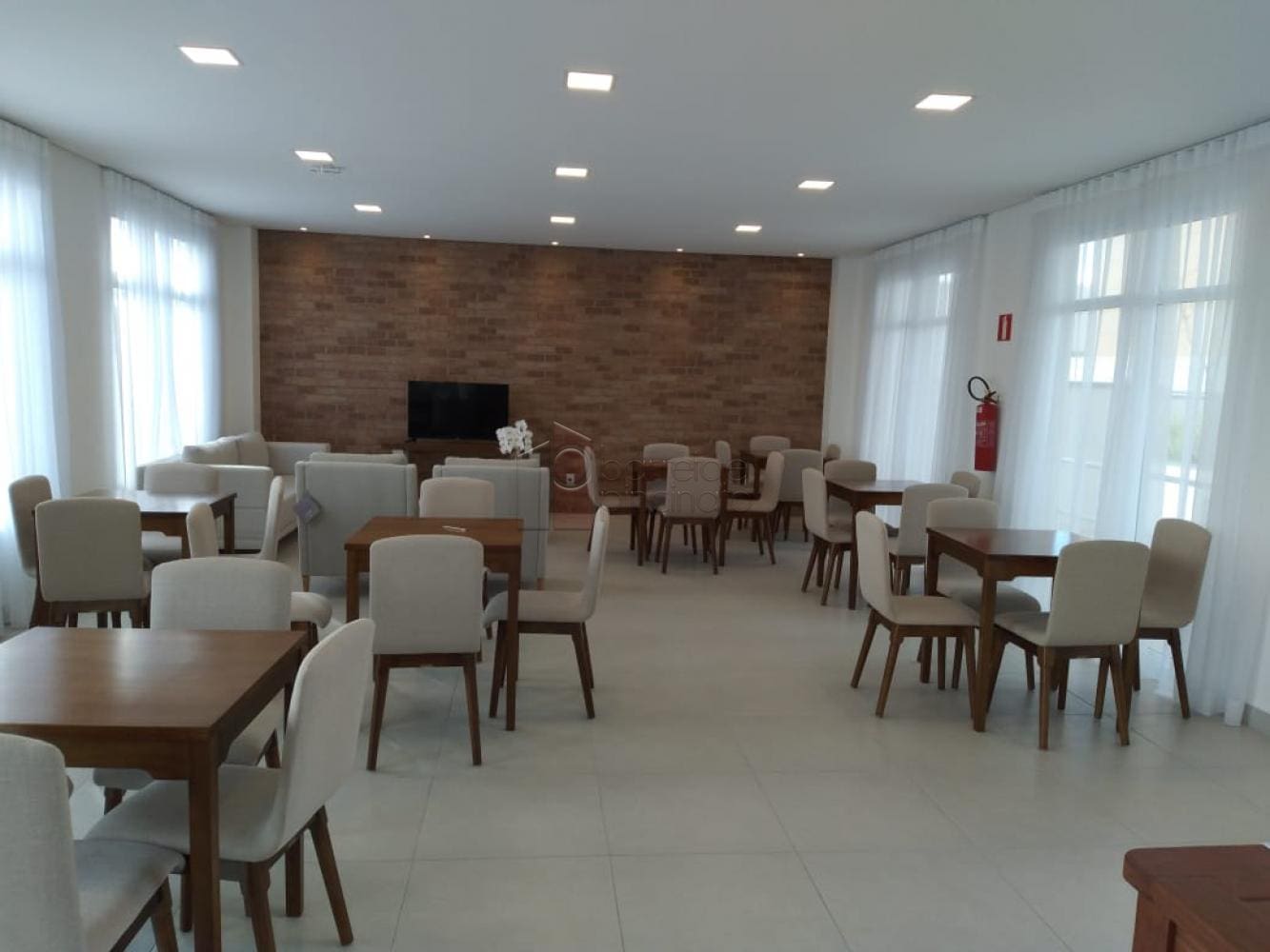 APARTAMENTO COM 2 QUARTOS À VENDA NO CONDOMÍNIO ALTOS DA SAMUEL MARTINS – JARDIM DO LAGO – JUNDIAÍ/SP