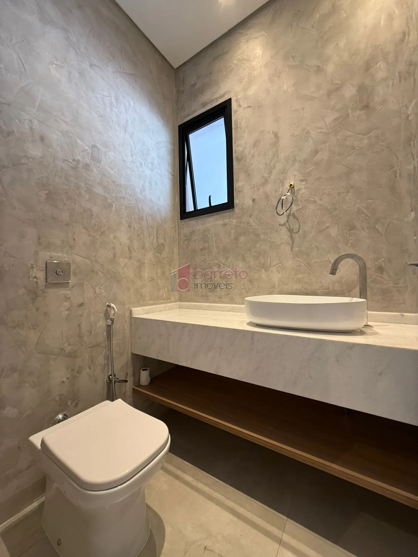 CASA TÉRREA DE ALTO PADRÃO COM 04 SUÍTES À VENDA NO CONDOMÍNIO BRISAS JUNDIAÍ – JUNDIAÍ/SP