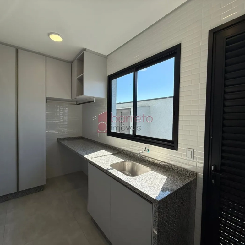 CASA TÉRREA DE ALTO PADRÃO COM 04 SUÍTES À VENDA NO CONDOMÍNIO BRISAS JUNDIAÍ – JUNDIAÍ/SP