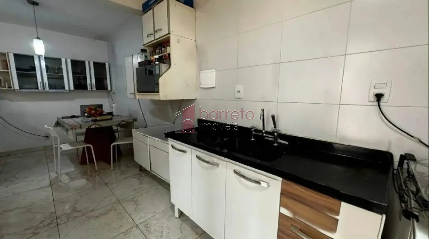 CASA COM EDÍCULA PARA VENDA E LOCAÇÃO NO JARDIM MESSINA – JUNDIAÍ/SP