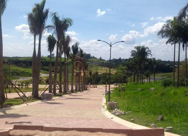 CASA TÉRREA DE ALTO PADRÃO COM 04 SUÍTES À VENDA NO CONDOMÍNIO BRISAS JUNDIAÍ – JUNDIAÍ/SP