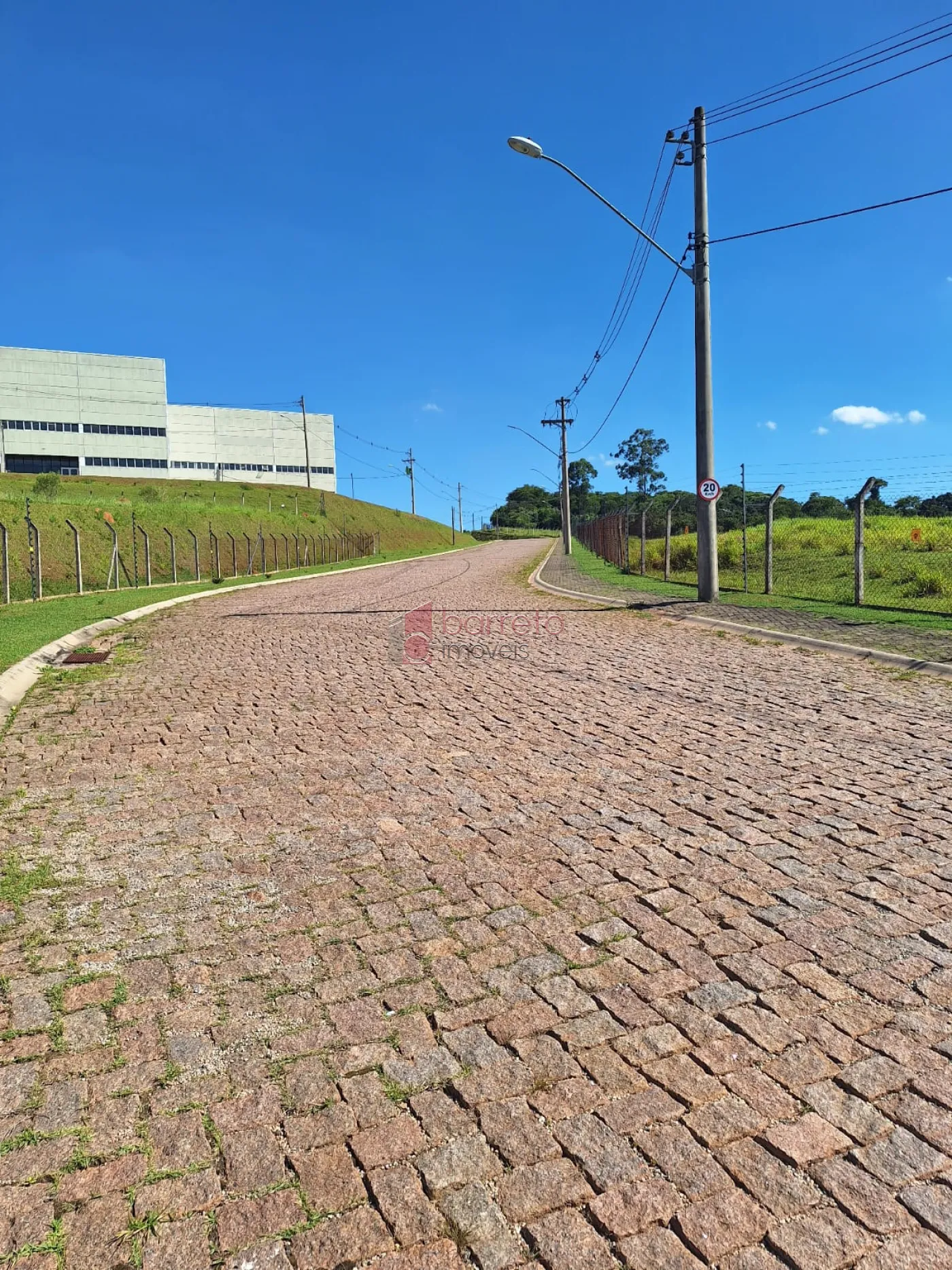 GALPÃO INDUSTRIAL PARA LOCAÇÃO NO CONDOMÍNIO CABREUVA BUSINESS PARK EM CABREUVA-SP