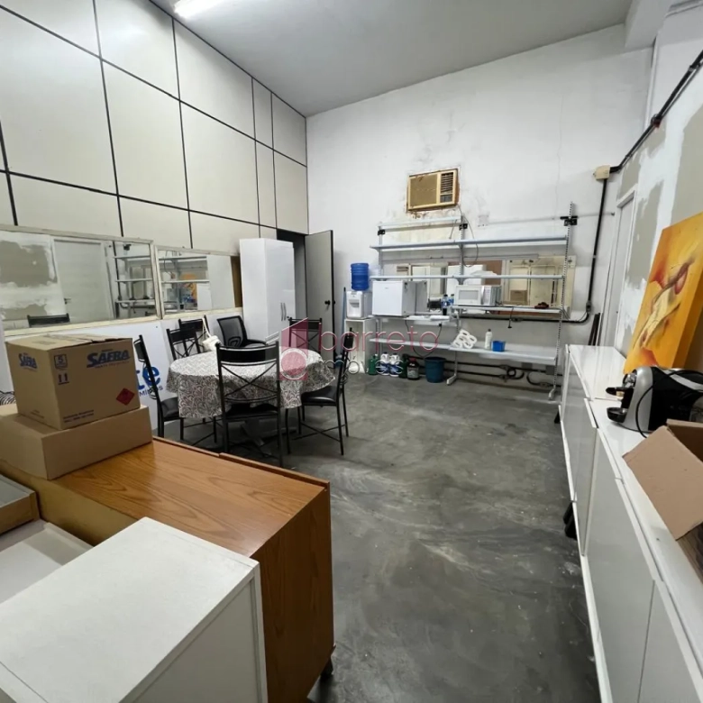 PRÉDIO COMERCIAL PARA VENDA E LOCAÇÃO NO CENTRO – JUNDIAÍ/SP