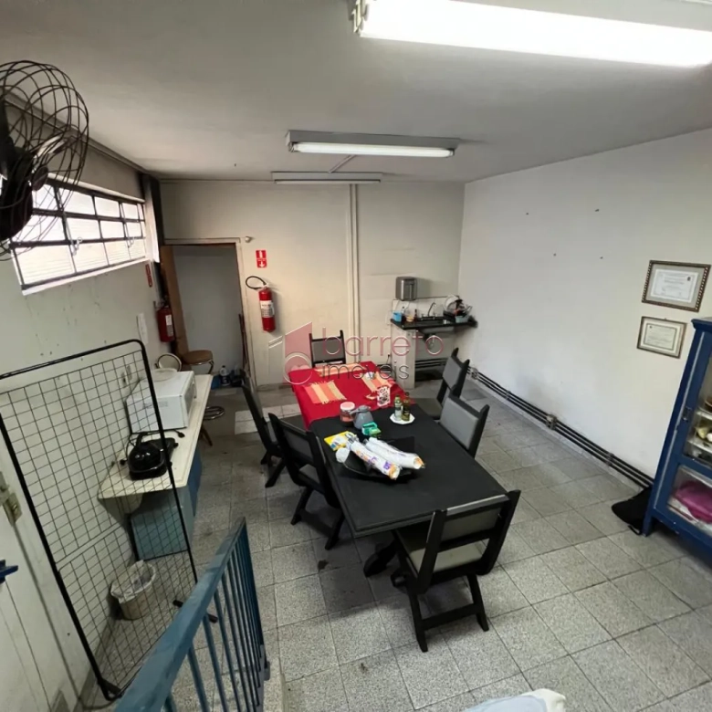 PRÉDIO COMERCIAL PARA VENDA E LOCAÇÃO NO CENTRO – JUNDIAÍ/SP