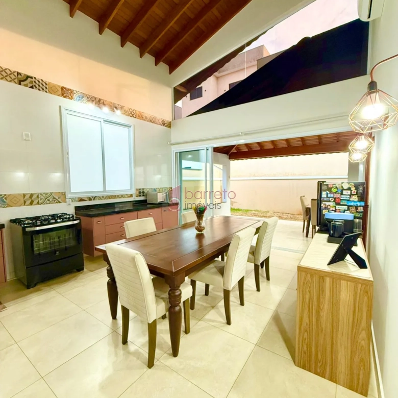 CASA TÉRREA EM ESTILO NEOCOLONIAL À VENDA NO CONDOMÍNIO GRAN VILLE SÃO VENÂNCIO EM ITUPEVA/SP