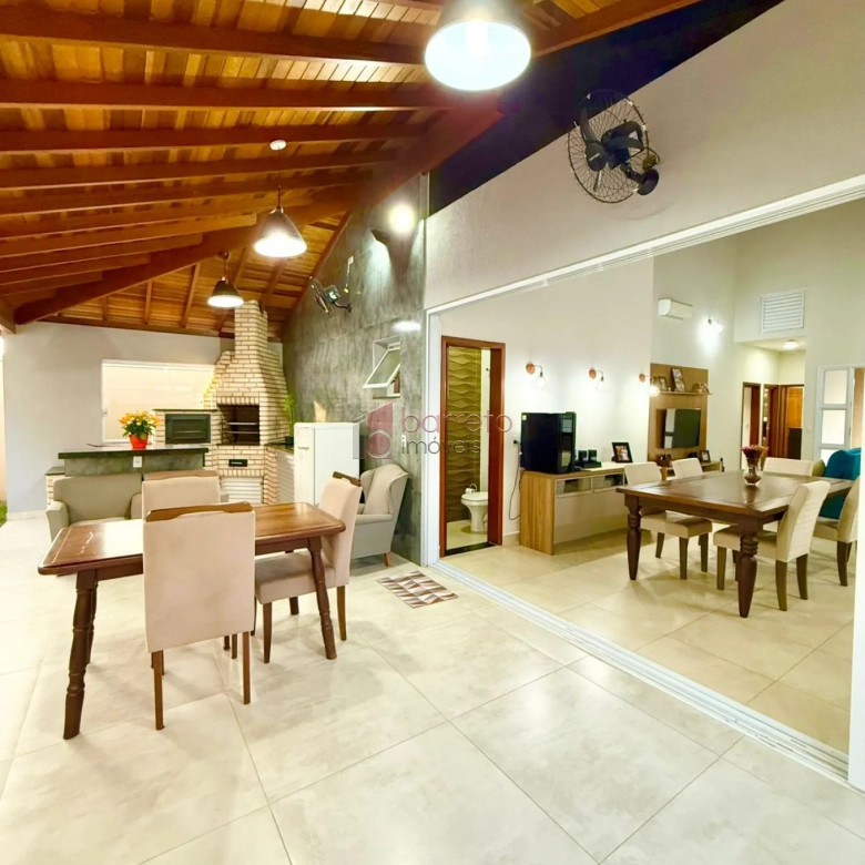 CASA TÉRREA EM ESTILO NEOCOLONIAL À VENDA NO CONDOMÍNIO GRAN VILLE SÃO VENÂNCIO EM ITUPEVA/SP