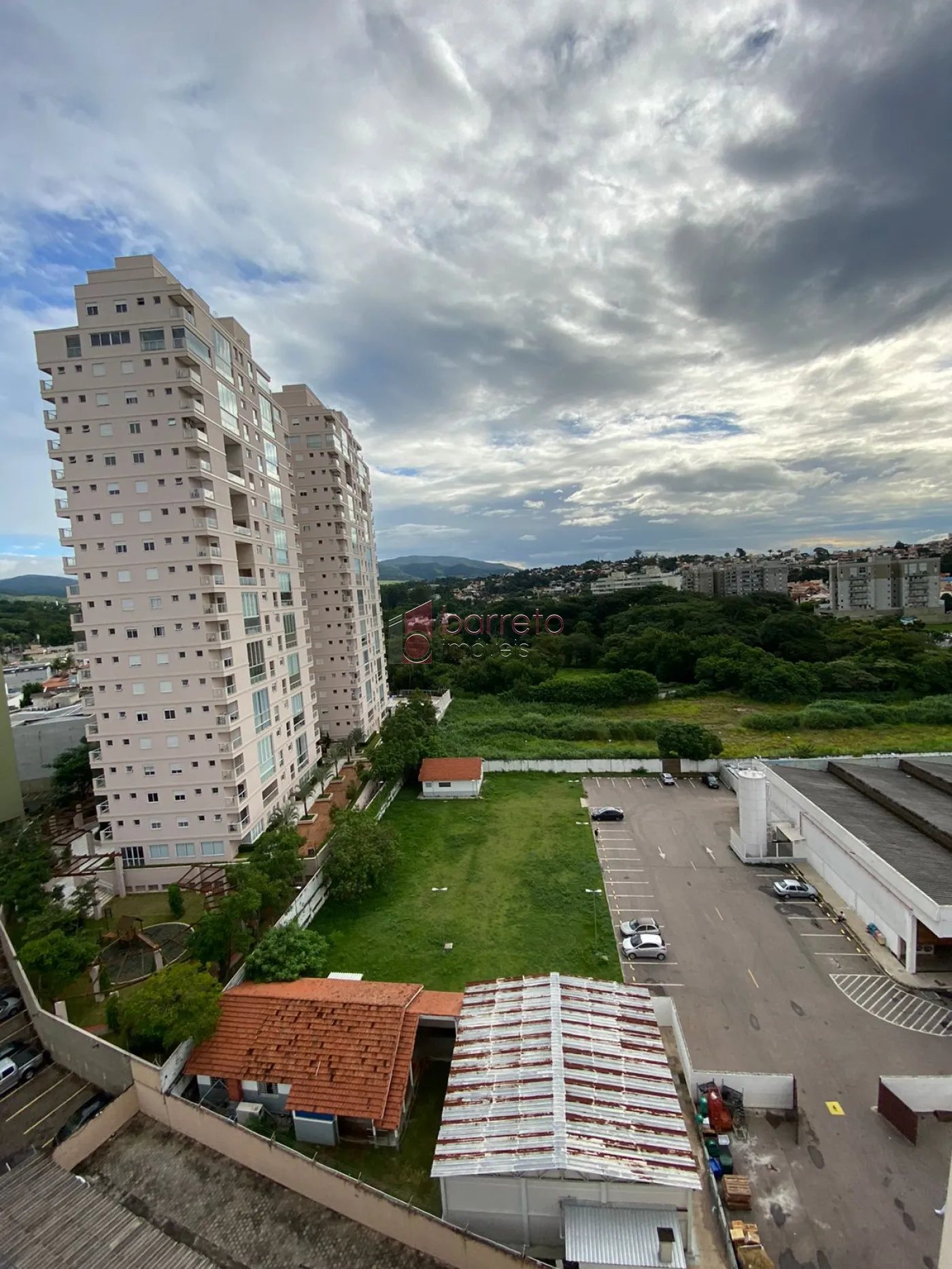 APARTAMENTO À VENDA NO CONDOMÍNIO CHÁCARA DAS FLORES I EM JUNDIAÍ/SP