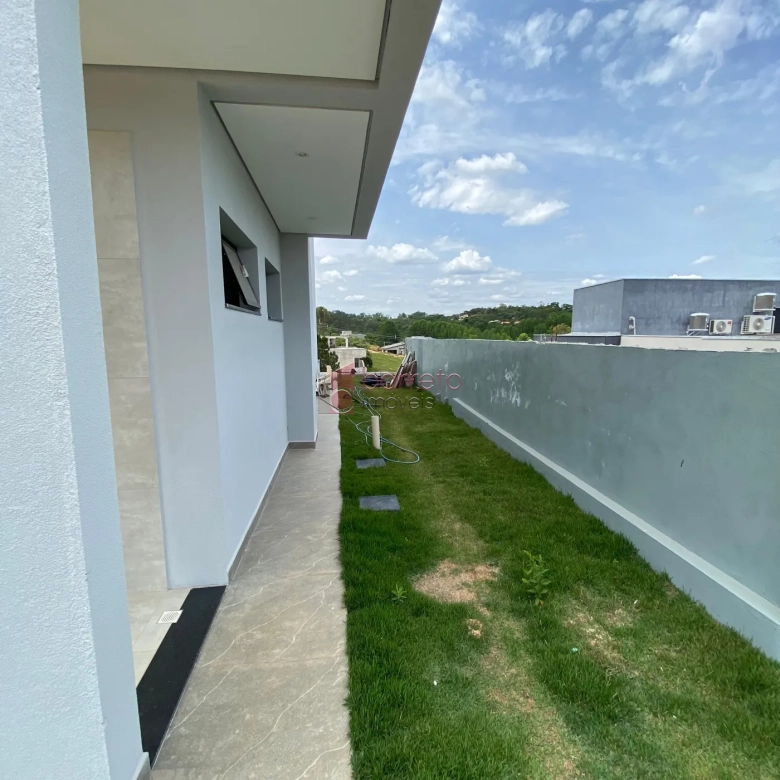 CASA À VENDA NO CONDOMÍNIO TERRAS DO CAXAMBÚ – JUNDIAÍ/SP