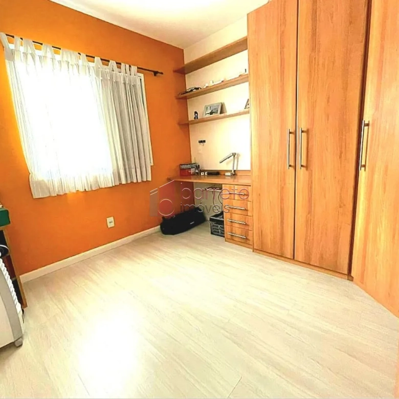 SOBRADO TRIPLEX À VENDA NO CONDOMÍNIO RESERVATTO – JUNDIAÍ/SP