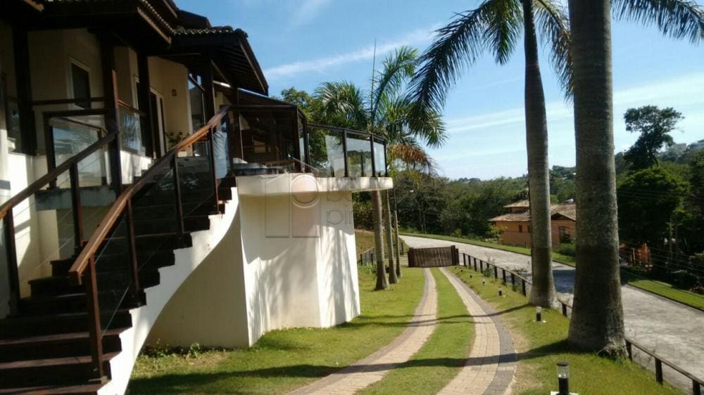 Magnífica residência em condomínio fechado, localizada na cidade de Jundiaí, a 40 minutos de São Paulo.