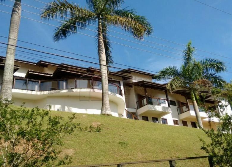 Magnífica residência em condomínio fechado, localizada na cidade de Jundiaí, a 40 minutos de São Paulo.