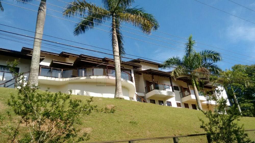 Magnífica residência em condomínio fechado, localizada na cidade de Jundiaí, a 40 minutos de São Paulo.