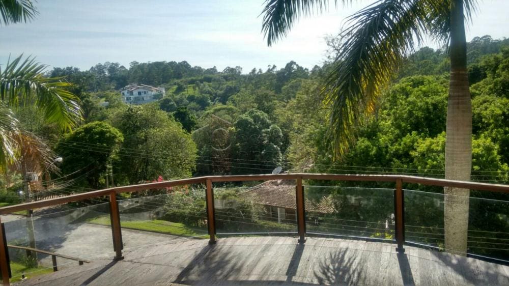 Magnífica residência em condomínio fechado, localizada na cidade de Jundiaí, a 40 minutos de São Paulo.