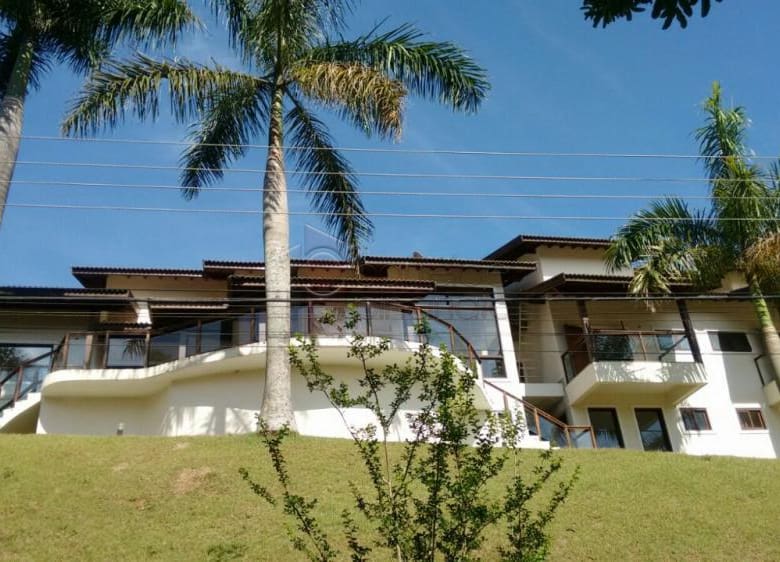 Magnífica residência em condomínio fechado, localizada na cidade de Jundiaí, a 40 minutos de São Paulo.