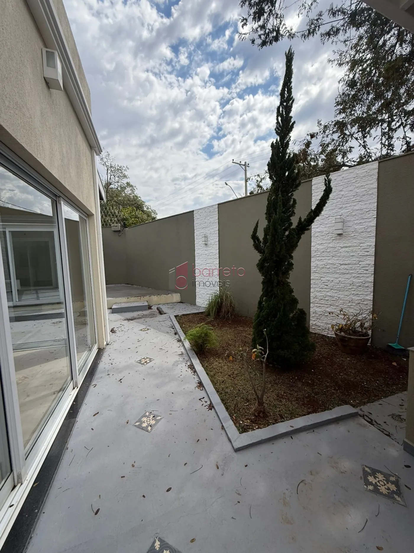 CASA PARA LOCAÇÃO NO CONDOMÍNIO SAMAMBAIAS – JUNDIAÍ/SP