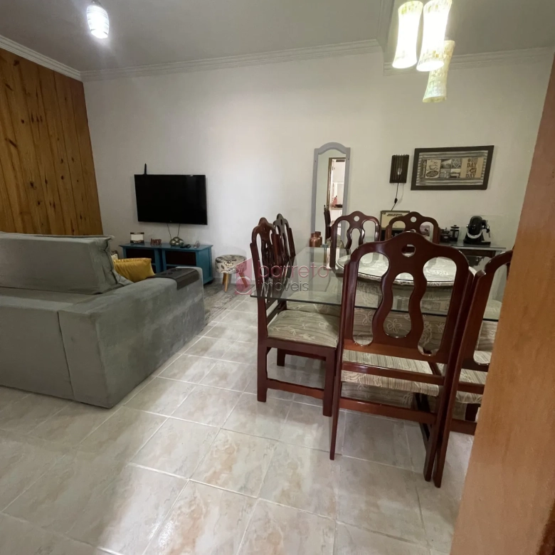 CASA COM EDÍCULA À VENDA NO BAIRRO CIDADE NOVA I EM JUNDIAÍ/SP