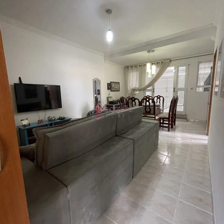 CASA COM EDÍCULA À VENDA NO BAIRRO CIDADE NOVA I EM JUNDIAÍ/SP