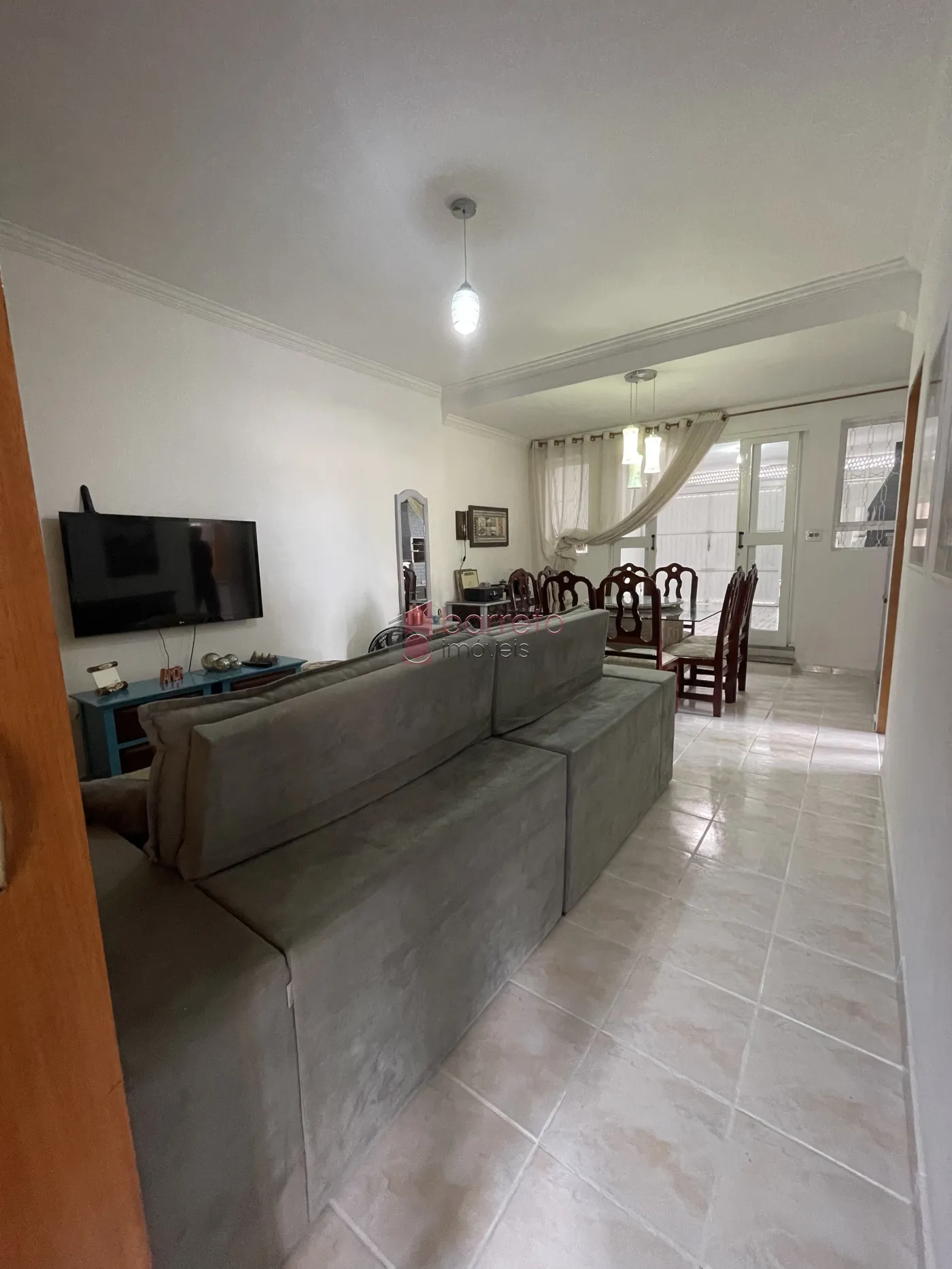 CASA COM EDÍCULA À VENDA NO BAIRRO CIDADE NOVA I EM JUNDIAÍ/SP