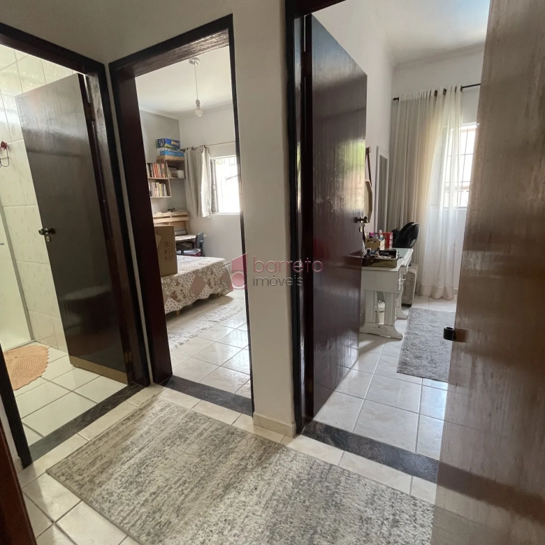 CASA COM EDÍCULA À VENDA NO BAIRRO CIDADE NOVA I EM JUNDIAÍ/SP