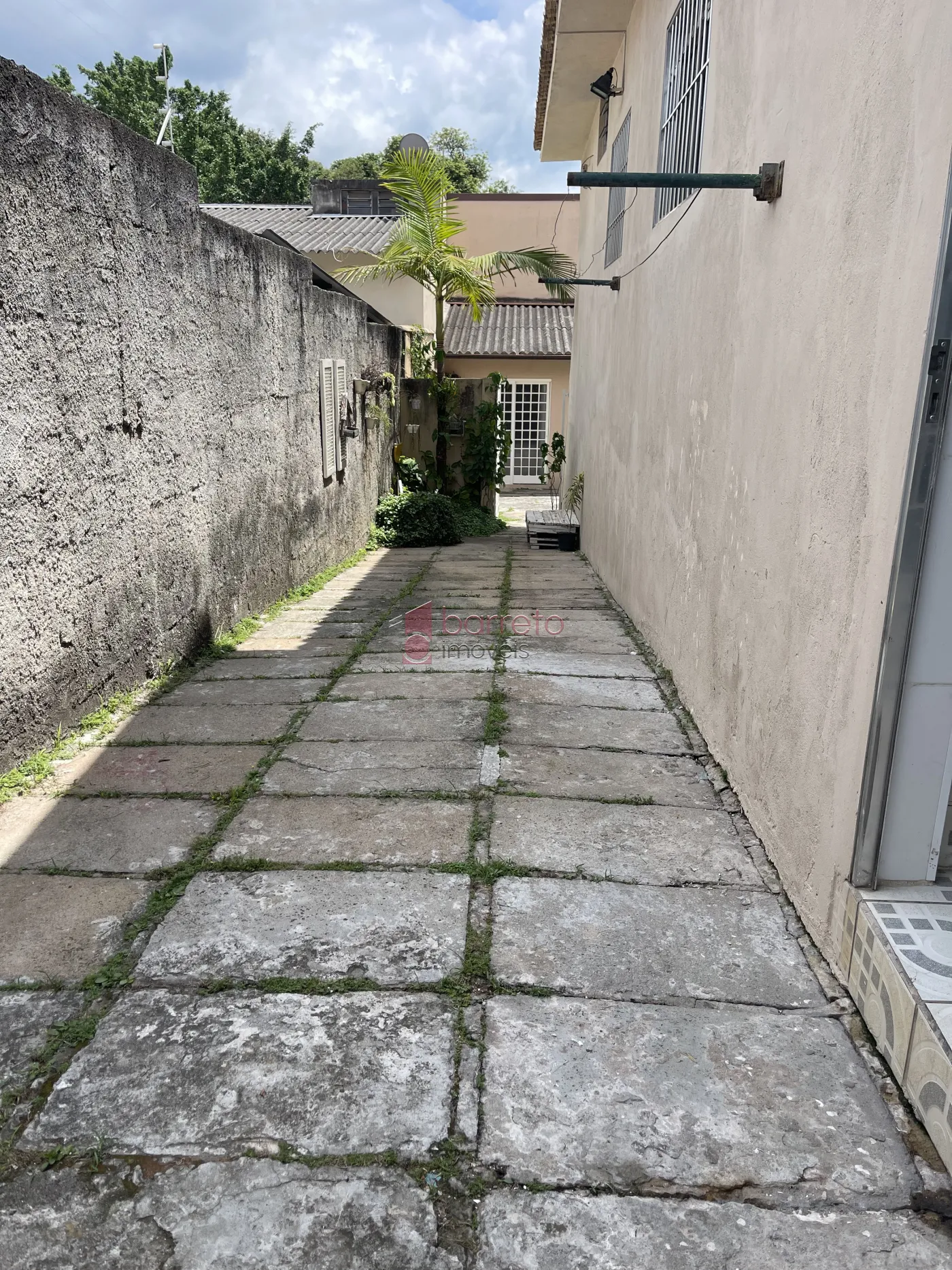 CASA COM EDÍCULA À VENDA NO BAIRRO CIDADE NOVA I EM JUNDIAÍ/SP