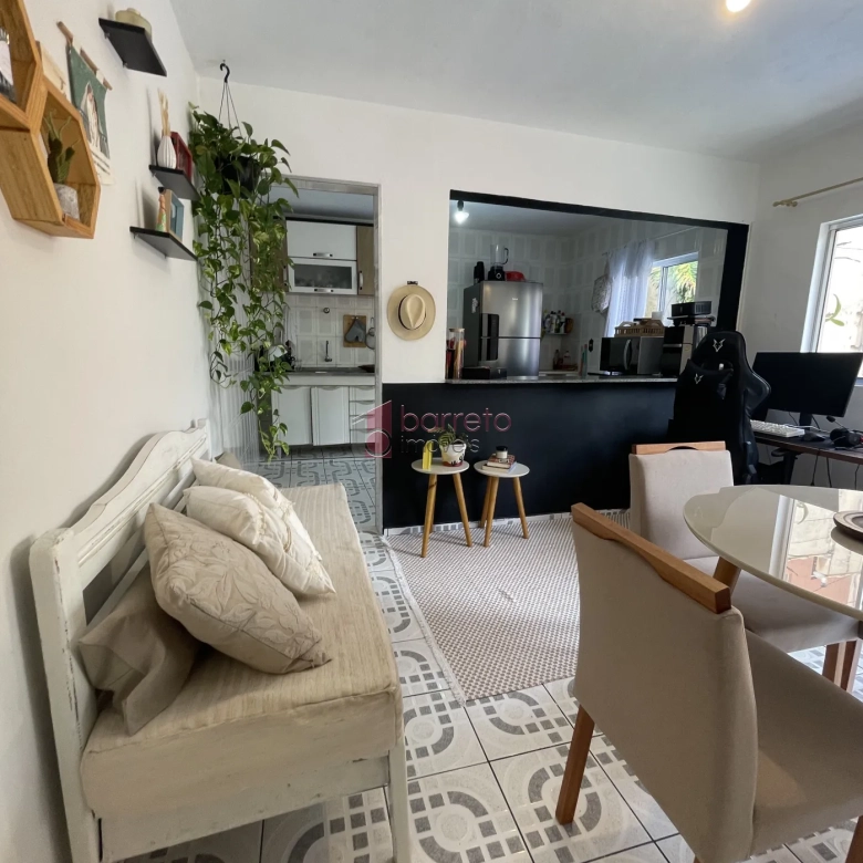 CASA COM EDÍCULA À VENDA NO BAIRRO CIDADE NOVA I EM JUNDIAÍ/SP