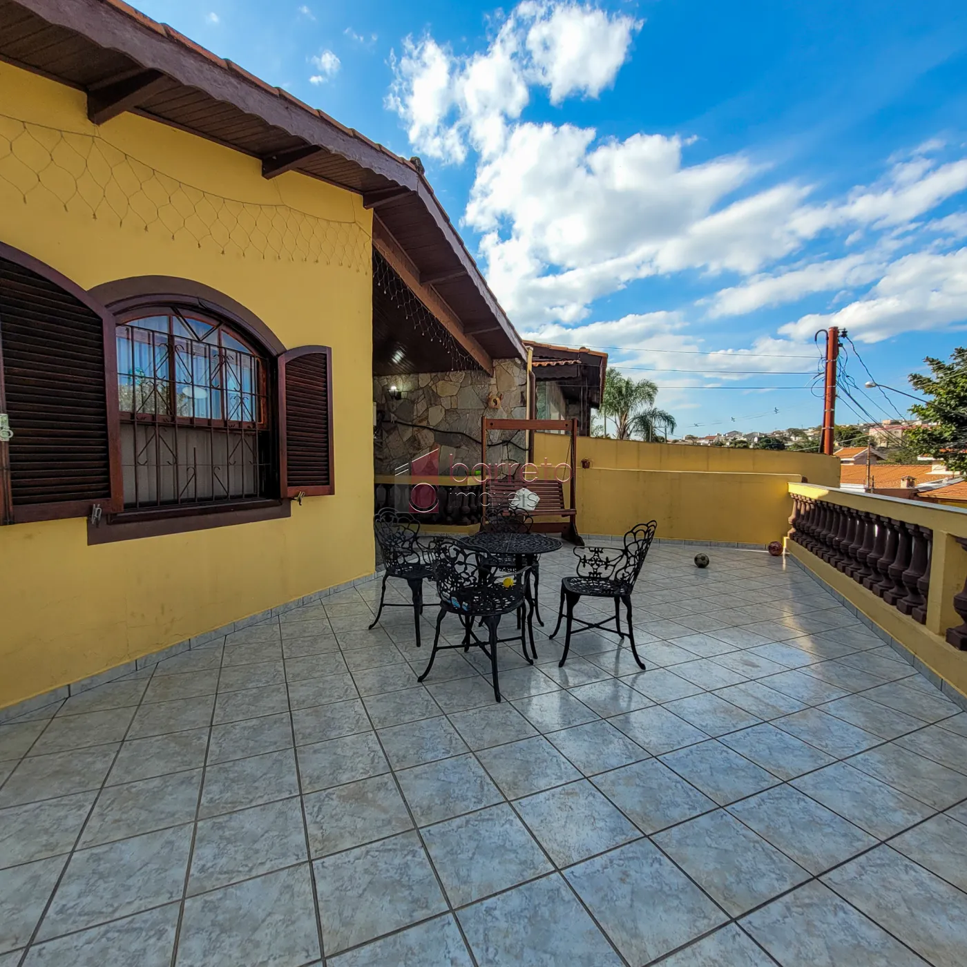 CASA À VENDA NO JARDIM ESTÁDIO  JUNDIAÍ – SP