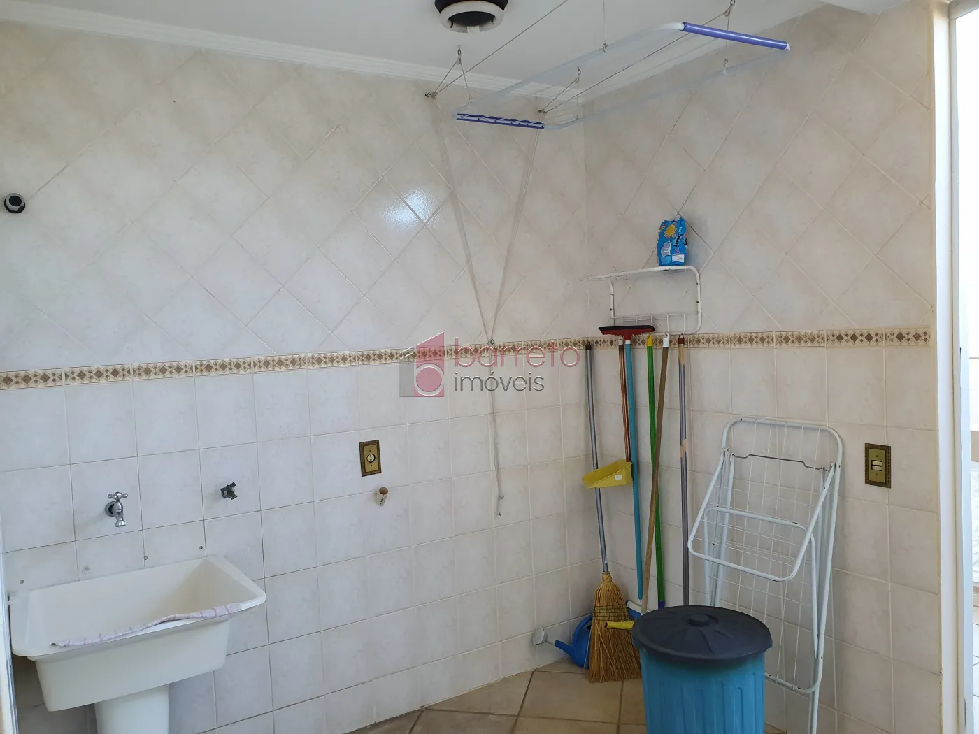 CASA À VENDA NO BAIRRO VILA GALVÃO EM JUNDIAÍ/SP
