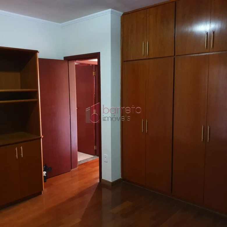 CASA À VENDA NO BAIRRO VILA GALVÃO EM JUNDIAÍ/SP