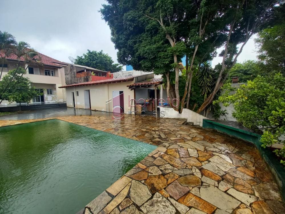 CASA SOBRADO PARA VENDA/LOCAÇÃO, NO BAIRRO VILA MUNICIPAL, NA REGIÃO CENTRAL DE JUNDIAÍ/SP