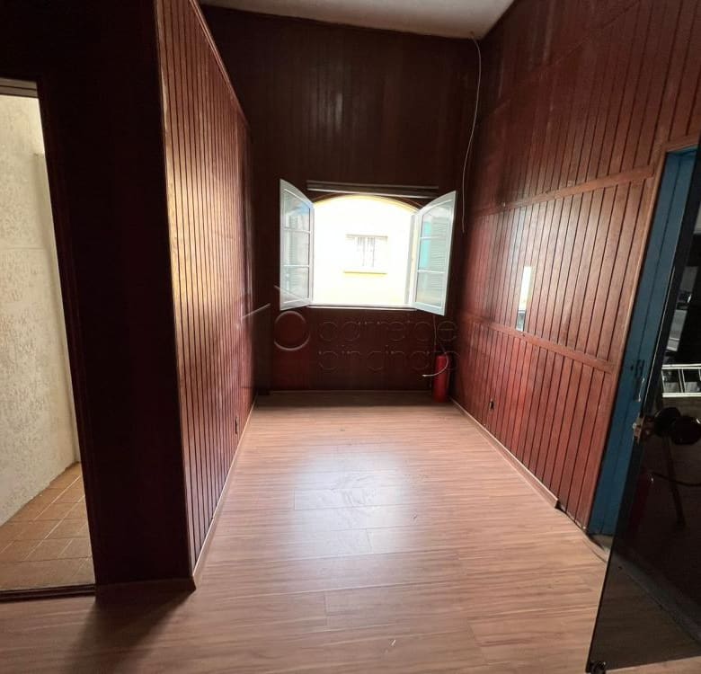 CASA COMERCIAL COM 147M² PARA LOCAÇÃO NO CENTRO DE JUNDIAÍ – SP.