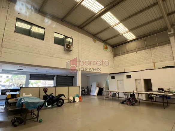 GALPÃO COMERCIAL PARA VENDA E LOCAÇÃO NA PONTE SÃO JOÃO – JUNDIAÍ/SP