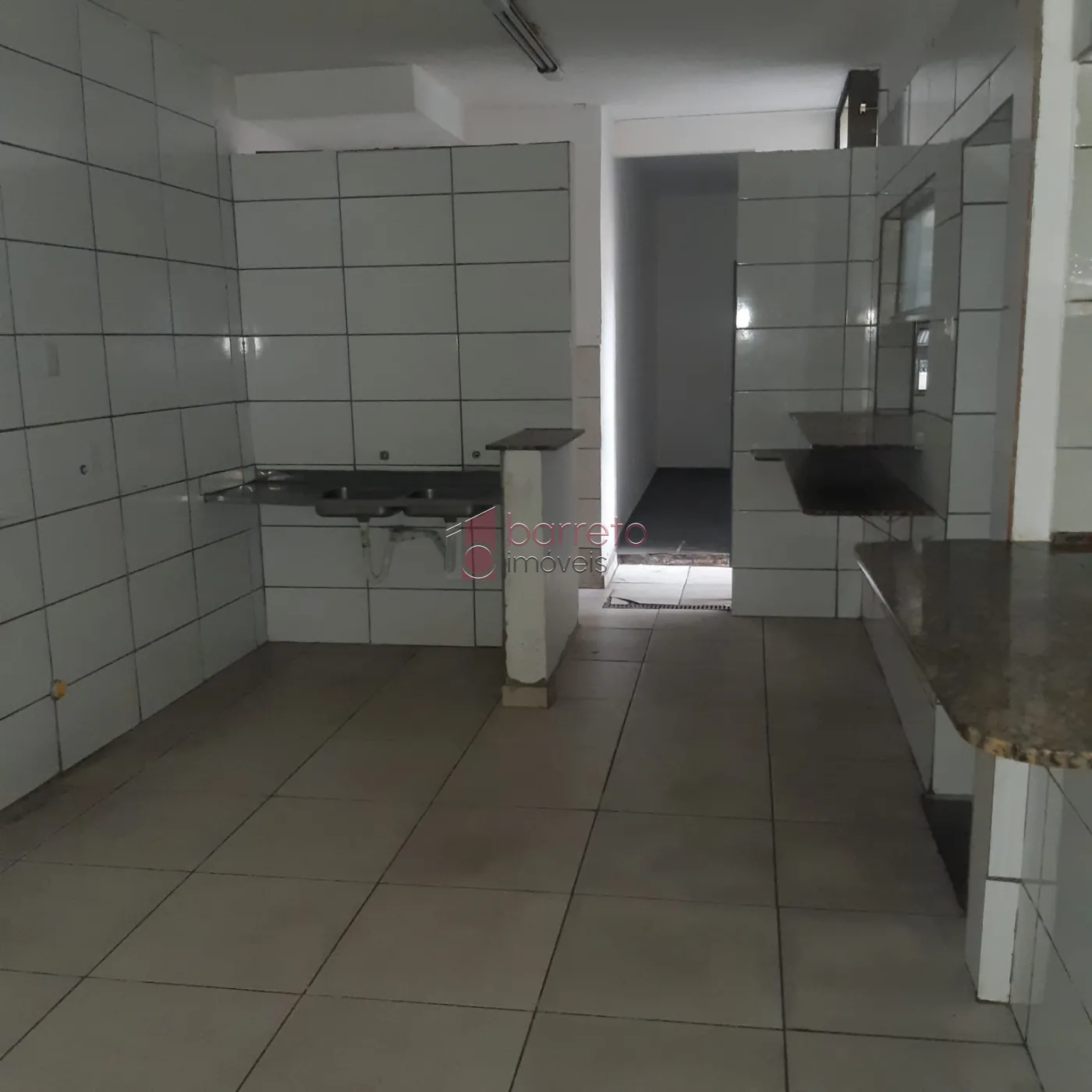 PRÉDIO COMERCIAL PARA VENDA E LOCAÇÃO NO BAIRRO VIANELO EM JUNDIAÍ/SP