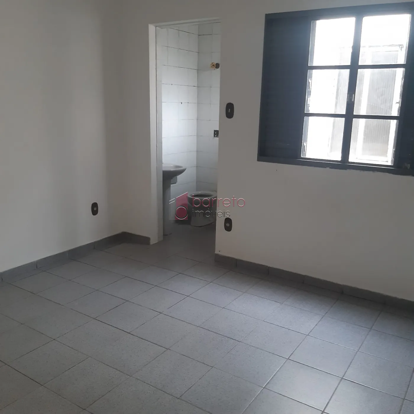 PRÉDIO COMERCIAL PARA VENDA E LOCAÇÃO NO BAIRRO VIANELO EM JUNDIAÍ/SP