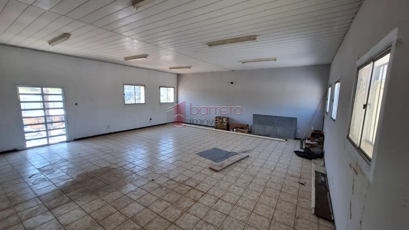SALA COMERCIAL EM PISO SUPERIOR PARA LOCAÇÃO NA COLÔNIA – JUNDIAÍ/SP