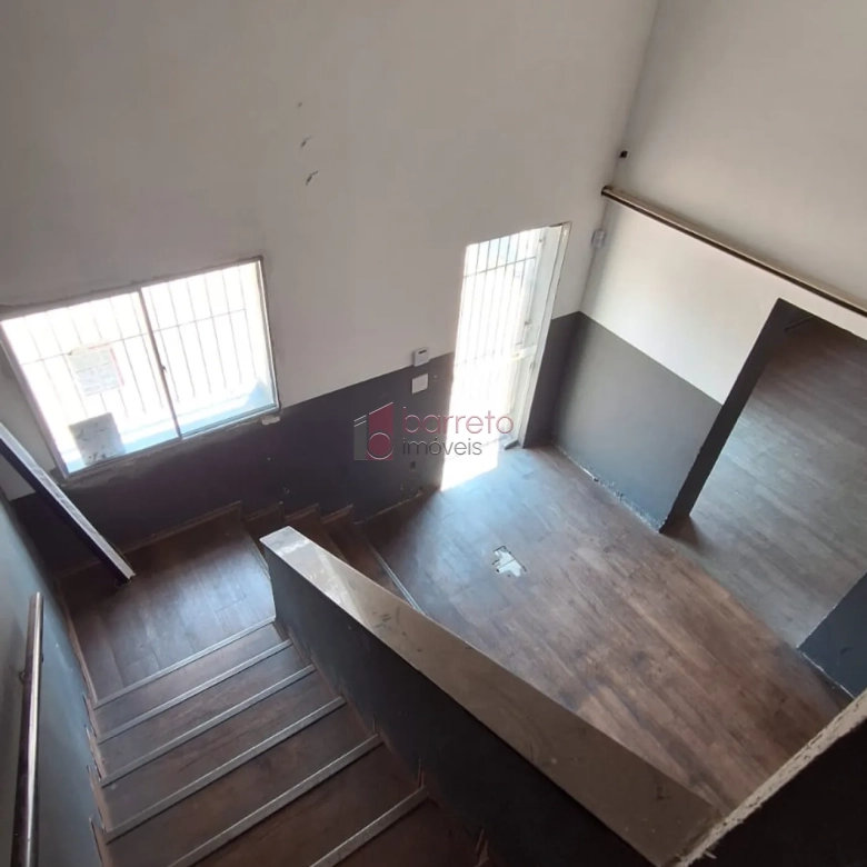 SALA COMERCIAL EM PISO SUPERIOR PARA LOCAÇÃO NA COLÔNIA – JUNDIAÍ/SP