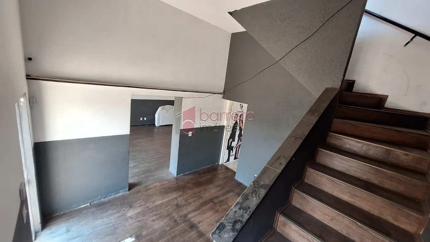 SALA COMERCIAL EM PISO SUPERIOR PARA LOCAÇÃO NA COLÔNIA – JUNDIAÍ/SP